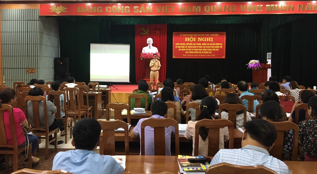 Tuyên truyền, phổ biến  pháp Luật Phòng, chống tác hại của rượu bia đến 250 cán bộ công chức, viên chức huyện Thủy Nguyên 